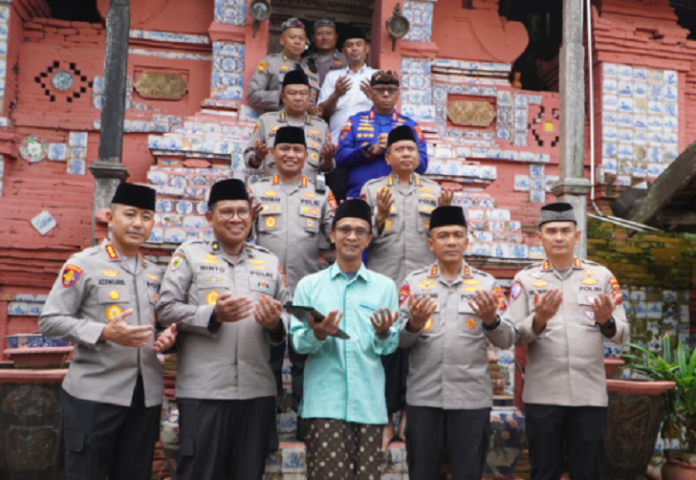 kapolda jabar ziarah makam sunan gunung jati